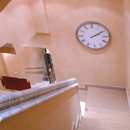 Colosseo Hotel 2*