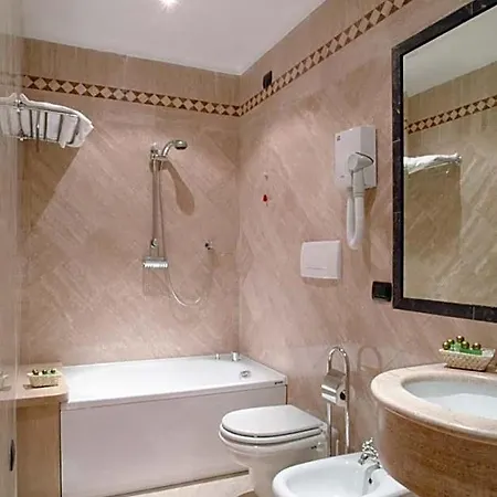Hotel Colosseo 2*