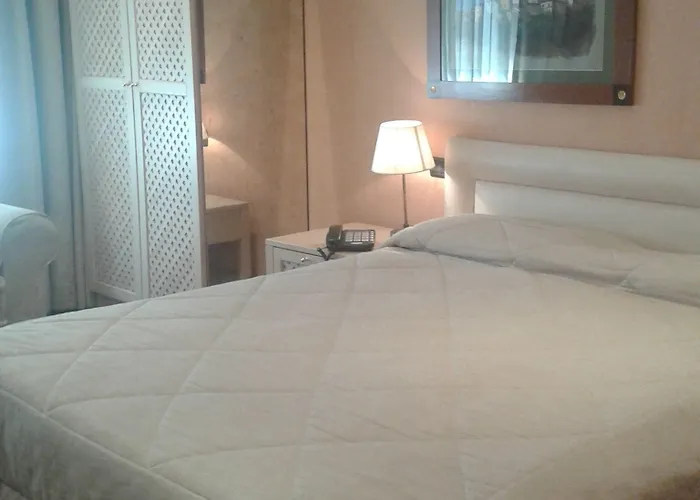 Colosseo Hotel 2*
